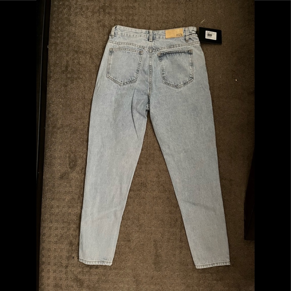 Debbie High-waisted Mom Jeans Bleach Wash with tags